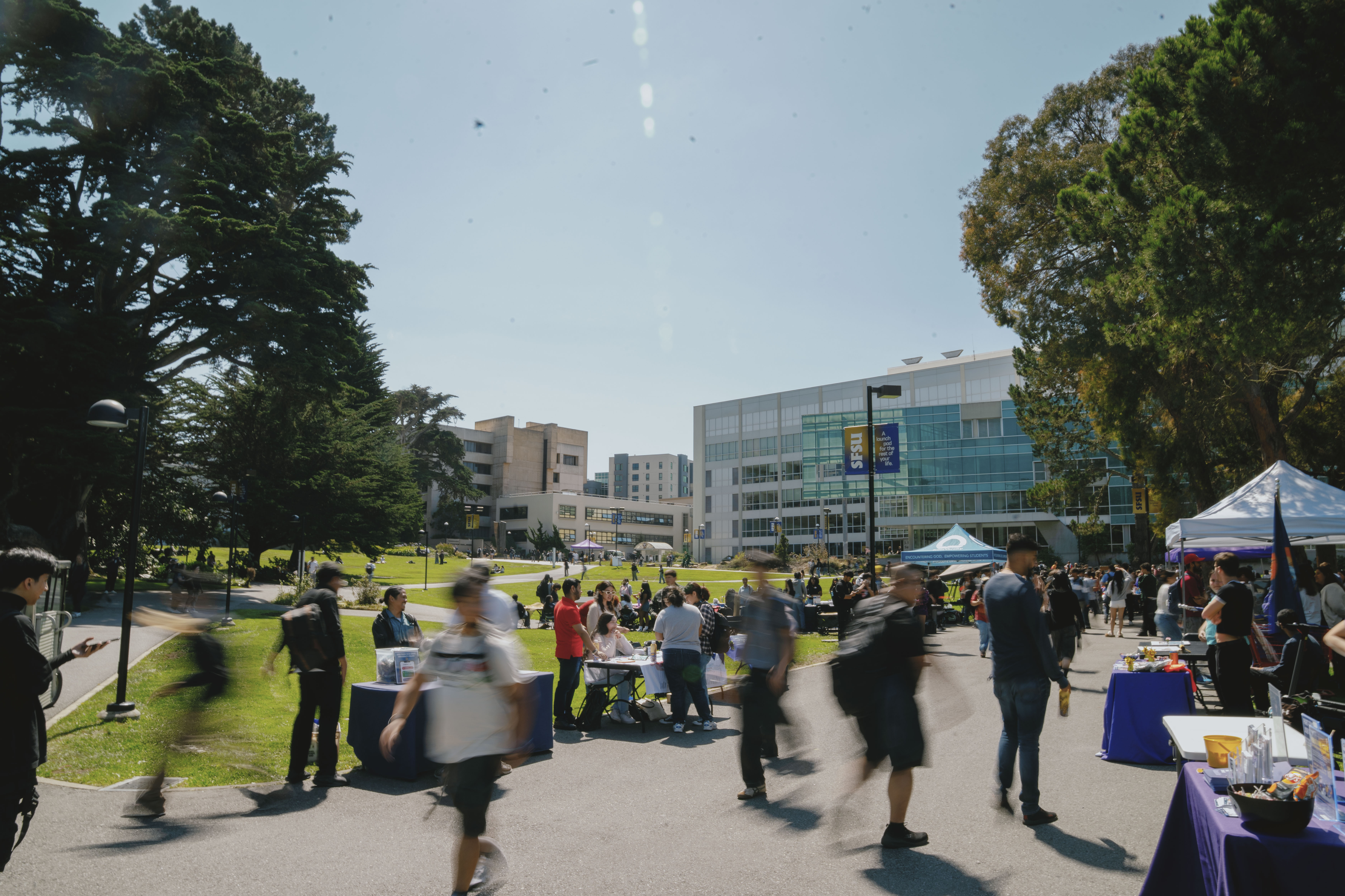 SFSU Clubs in Quad